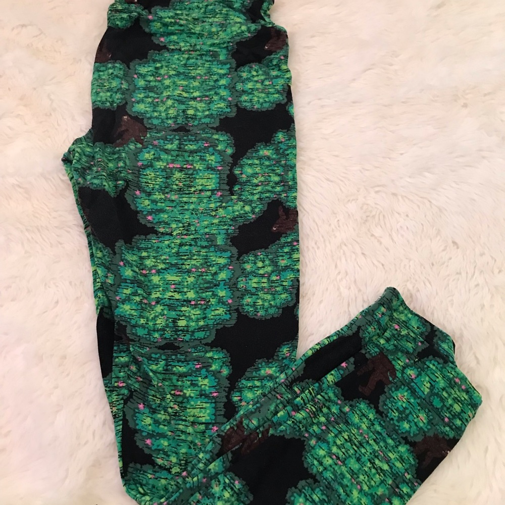 Big foot LulaRoe leggings tall and curvy